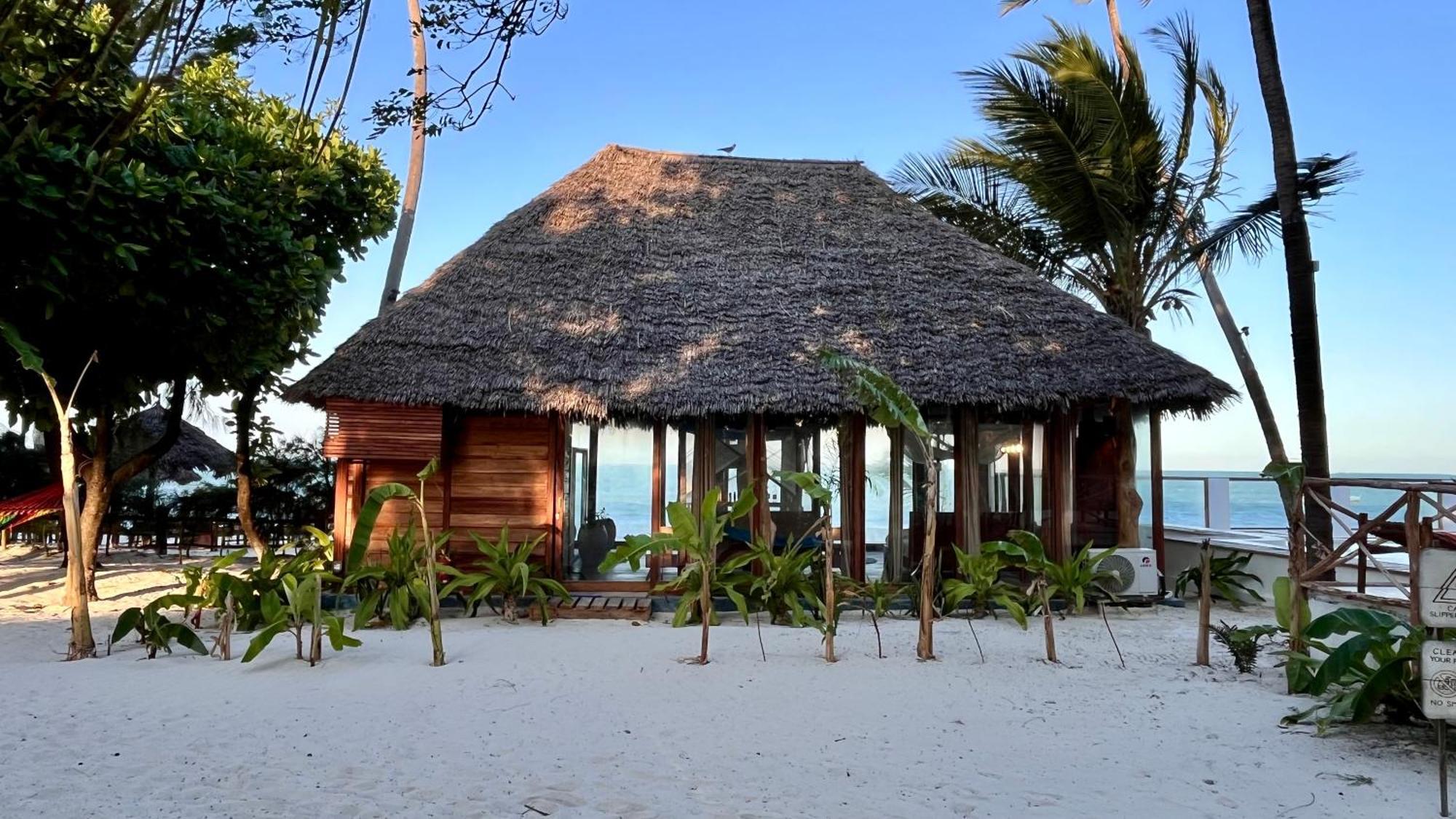 Tiki Beach Club & Resort (Adults Only) Bwejuu Zewnętrze zdjęcie